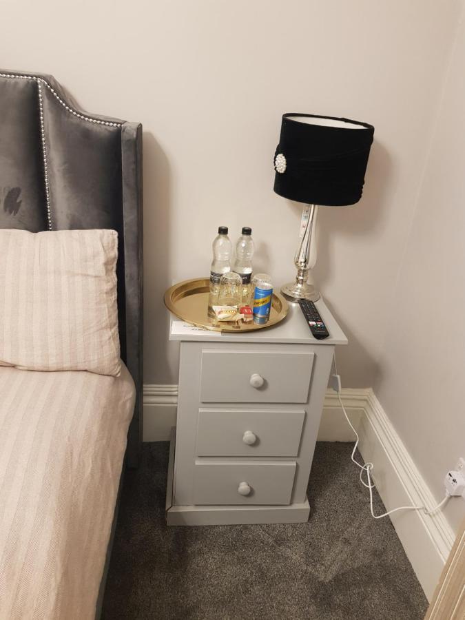 Highfields Living - All Rooms Ensuite- Free Wifi- Free Local Parking Sheffield Kültér fotó