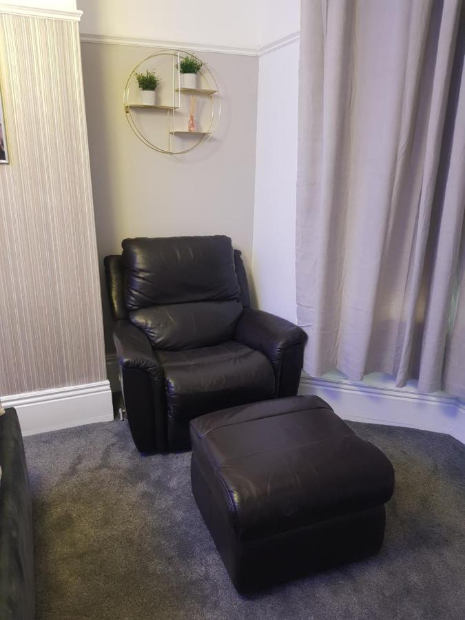 Highfields Living - All Rooms Ensuite- Free Wifi- Free Local Parking Sheffield Kültér fotó