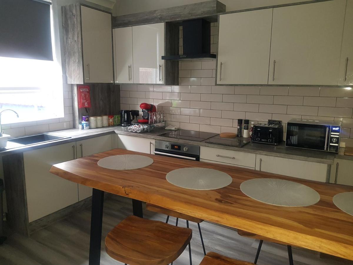 Highfields Living - All Rooms Ensuite- Free Wifi- Free Local Parking Sheffield Kültér fotó