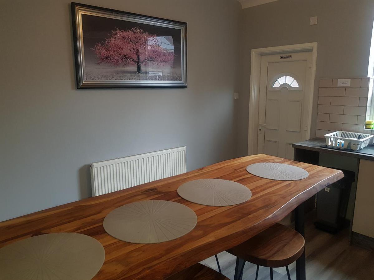 Highfields Living - All Rooms Ensuite- Free Wifi- Free Local Parking Sheffield Kültér fotó